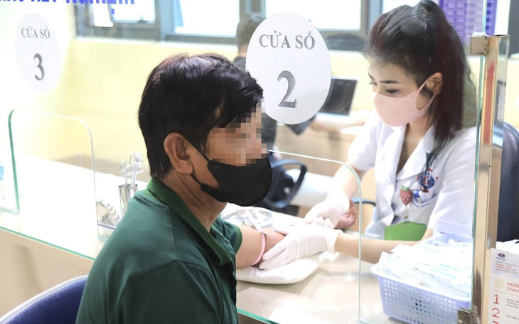 Việt Nam ghi nhận hơn 10.000 ca ung thư tiết niệu, ung thư tuyến tiền liệt ngày càng phổ biến - Ảnh 2.