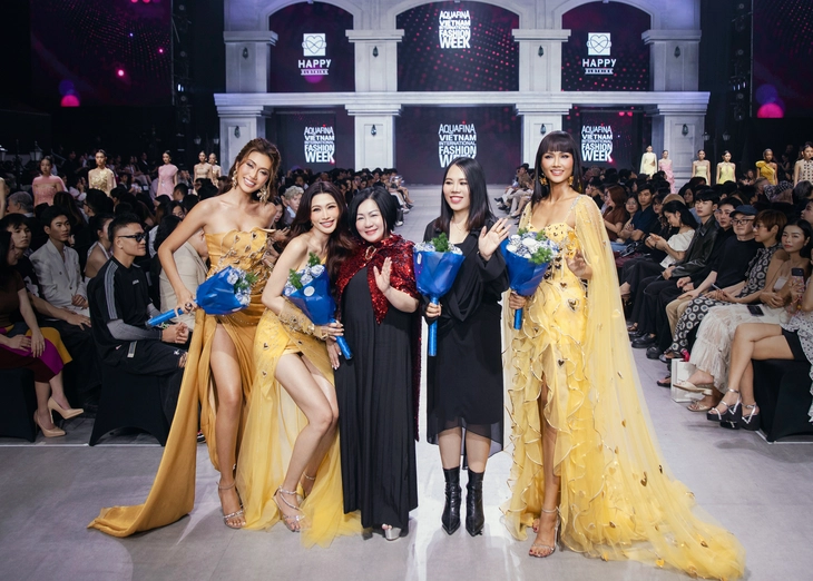 H’Hen Niê diễn kết màn show ‘trái tim vàng’ của Thảo Nguyễn - Ảnh 8. H’Hen Niê diễn kết màn show ‘trái tim vàng’ của Thảo Nguyễn - Ảnh 8.