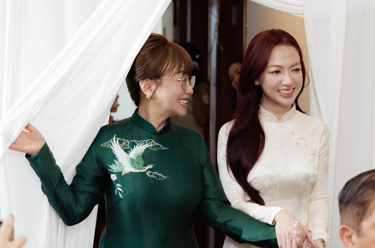 Xuân Nghi lên xe hoa cùng kỹ sư công nghệ Nhật Minh , Đám cưới ngập tràn sắc màu - Ảnh 1.