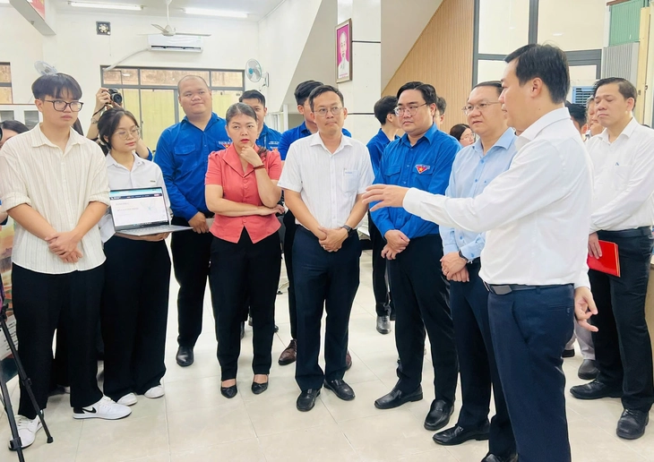 Lãnh đạo TP.HCM thăm, động viên các đội hình 'Mùa hè số' - Ảnh 7.