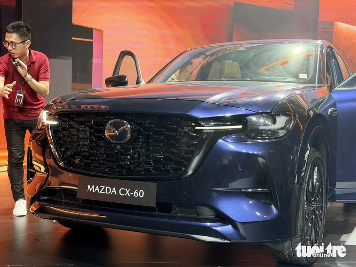 Mazda CX-60 chốt giá 1,699 tỉ ở Việt Nam: Máy hybrid 280 mã lực, AWD, to cỡ Mercedes-Benz GLC - Ảnh 2.