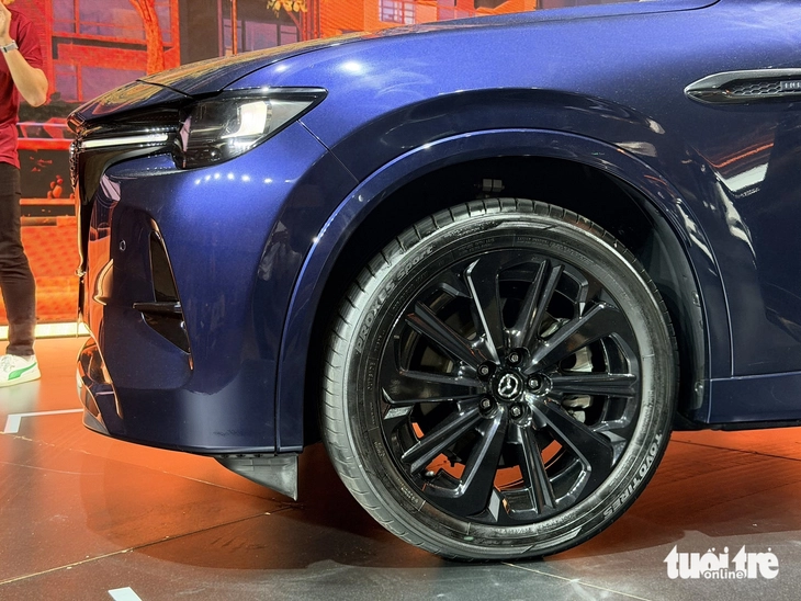 Mazda CX-60 chốt giá 1,699 tỉ ở Việt Nam: Máy hybrid 280 mã lực, AWD, to cỡ Mercedes-Benz GLC - Ảnh 3.