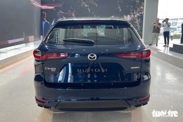 Mazda CX-60 chốt giá 1,699 tỉ ở Việt Nam: Máy hybrid 280 mã lực, AWD, to cỡ Mercedes-Benz GLC - Ảnh 4.