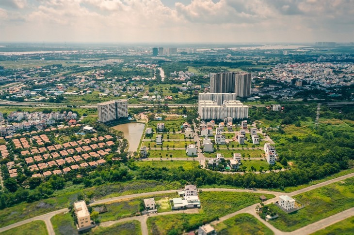 Bộ Chính trị: Sửa đổi căn cơ chính sách đất đai, trình Hội nghị Trung ương 3 xem xét, cho ý kiến - Ảnh 1.