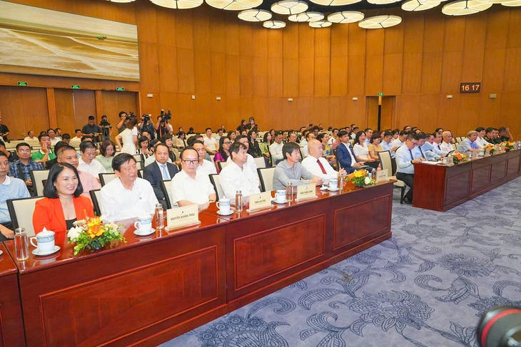 Công bố 10 quy tắc sử dụng AI trong báo chí - Ảnh 3.