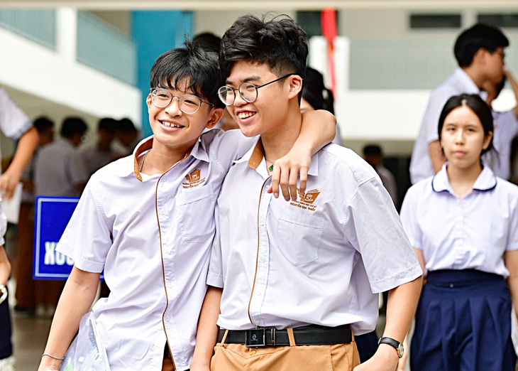 Tuyển sinh lớp 10 ở TP.HCM: Điểm chuẩn tăng bao nhiêu, có nên phúc khảo? - Ảnh 2. Tuyển sinh lớp 10 ở TP.HCM: Điểm chuẩn tăng bao nhiêu, có nên phúc khảo? - Ảnh 2.