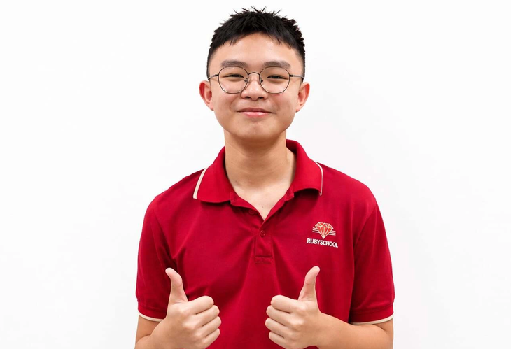 Thủ khoa lớp 10 TP.HCM là học sinh trường tư, đậu cùng lúc chuyên Trần Đại Nghĩa và Phổ thông năng khiếu - Ảnh 1. Thủ khoa lớp 10 TP.HCM là học sinh trường tư có 2 môn đạt điểm tuyệt đối - Ảnh 1.