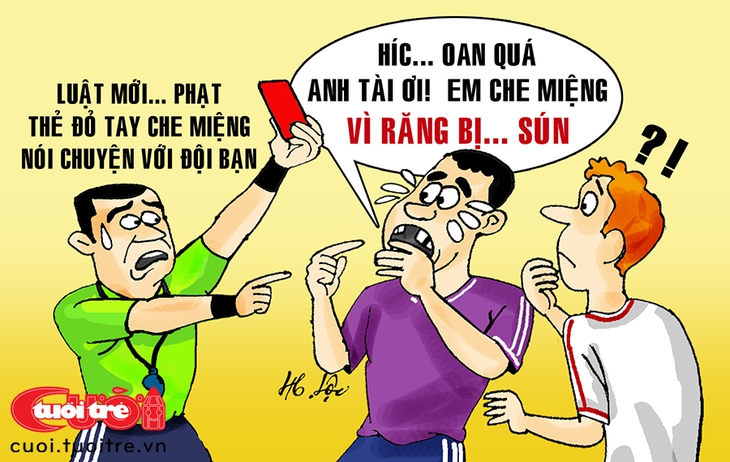 Cầu thủ đầu tiên bị đuổi vì dùng tay che miệng tại World Cup - Ảnh 1.