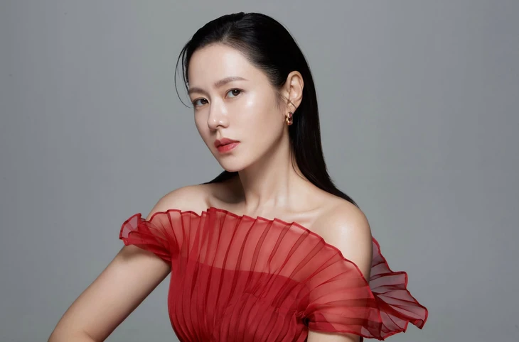 Son Ye Jin cao 1,65 m và bí quyết ăn mặc khiến Hyun Bin mê mẩn: 10 chiêu phối đồ tinh tế đầy ẩn ý - Ảnh 1.