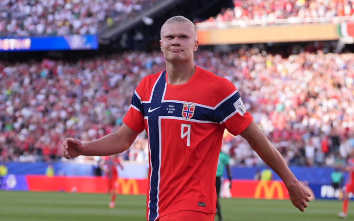 Tranh cãi chuyện sao tuyển Bỉ muốn bỏ World Cup để chăm vợ sinh - Ảnh 2.