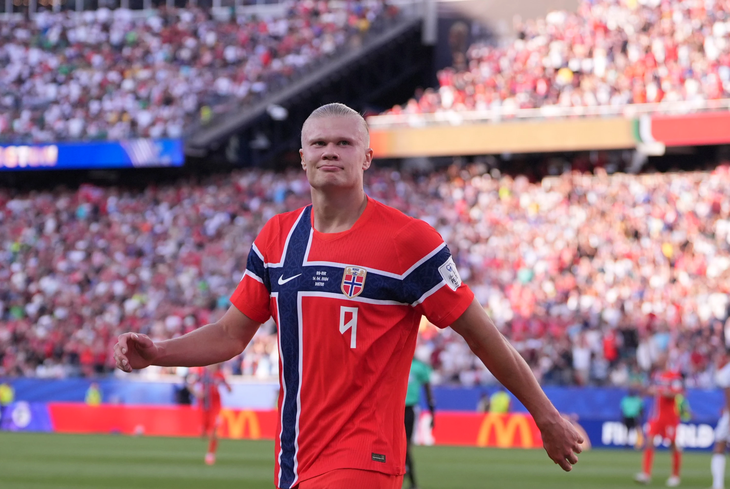 Tuyển Na Uy mang 300kg cá, 6.000 quả cam đi dự World Cup 2026 - Ảnh 1.
