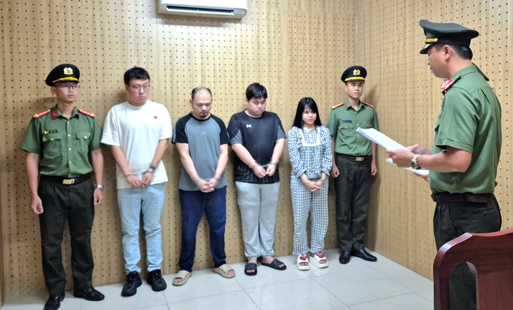 Công an TP.HCM phá rã nhiều đường dây người Trung Quốc chuẩn bị lừa đảo qua mạng - Ảnh 1.