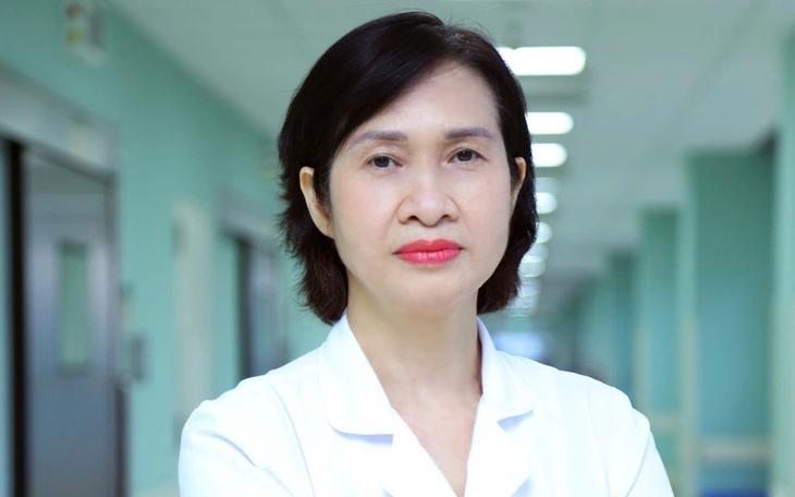 Nữ bệnh nhân vui mừng nhận lại số vàng đánh rơi tại Bệnh viện Thống Nhất - Ảnh 2.