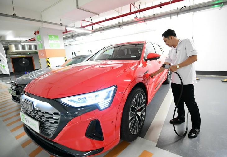 Đua gom trạm sạc lên app chung - Ảnh 1.
