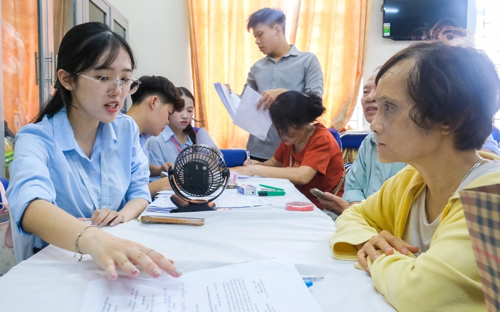 Phó Thủ tướng: Nghiêm túc rút kinh nghiệm vụ yêu cầu cụ bà 97 đến phường làm thủ tục - Ảnh 2.