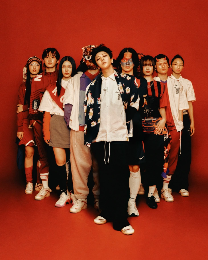 G-DRAGON biến áo đấu tuyển Hàn Quốc thành thời trang đường phố ở World Cup - Ảnh 4.