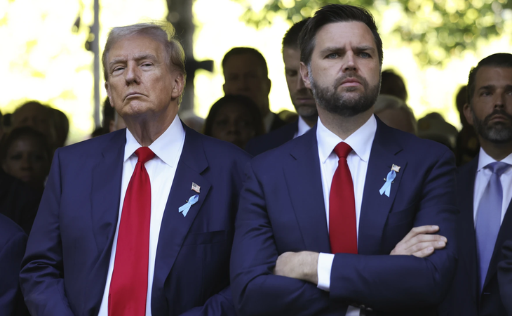Quy tắc ăn mặc ông Trump đặt ra ở Nhà Trắng: Đi giày nâu cũng bị nhắc - Ảnh 1.