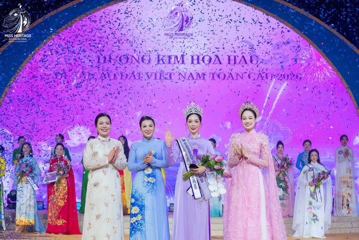 Cựu nữ sinh chuyên Amsterdam đăng quang Hoa hậu Di sản Áo dài Việt Nam toàn cầu - Ảnh 1. Cựu nữ sinh chuyên Amsterdam đăng quang Hoa hậu Di sản Áo dài Việt Nam toàn cầu - Ảnh 1.