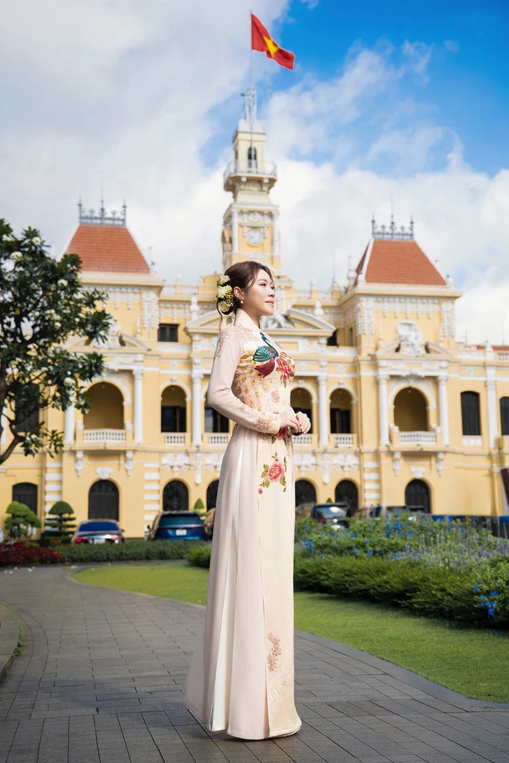 Hoa hậu Nguyễn Thanh Thảo: TP.HCM có nguồn năng lượng rất riêng - Ảnh 2. Hoa hậu Nguyễn Thanh Thảo: TP.HCM có nguồn năng lượng rất riêng - Ảnh 2.