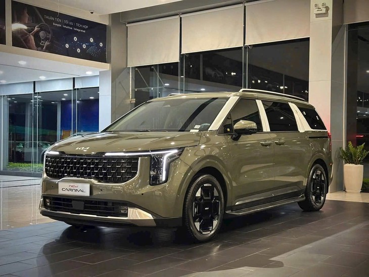 Tin tức giá xe: Kia Carnival giảm giá tới 150 triệu ở đại lý - Ảnh 1.