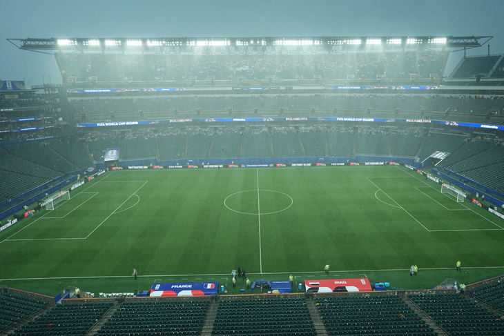 Giông sét làm gián đoạn trận Pháp – Iraq ở World Cup 2026 - Ảnh 2.