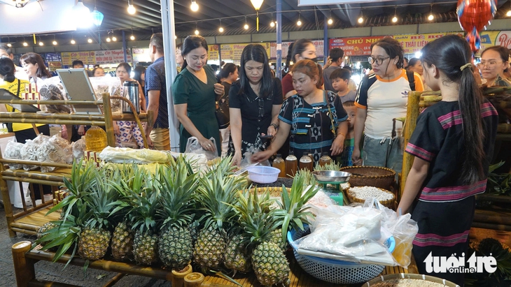 Đà Nẵng có phiên chợ bán đặc sản ‘của nhà trồng’ mỗi tháng một lần - Ảnh 2. Đà Nẵng có phiên chợ bán đặc sản ‘của nhà trồng’ mỗi tháng một lần - Ảnh 2.