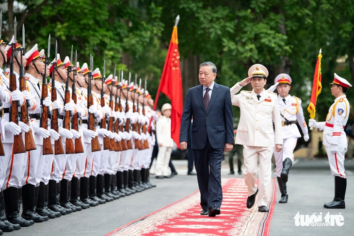 Tổng Bí thư, Chủ tịch nước Tô Lâm và nhiều Ủy viên Bộ Chính trị dự kỷ niệm 80 năm thành lập trường đào tạo công an đầu tiên - Ảnh 2.