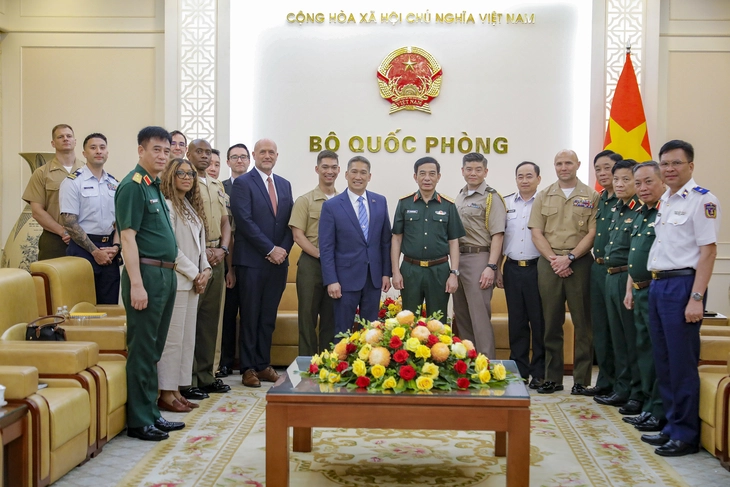 Đại tướng Phan Văn Giang tiếp Quyền Bộ trưởng Hải quân Mỹ Hùng Cao năm 2026 - Ảnh 2.