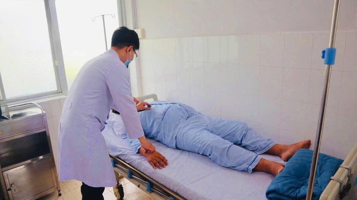 15 công nhân nhập viện vì nhiễm độc chì sau nhiều năm làm việc - Ảnh 1.