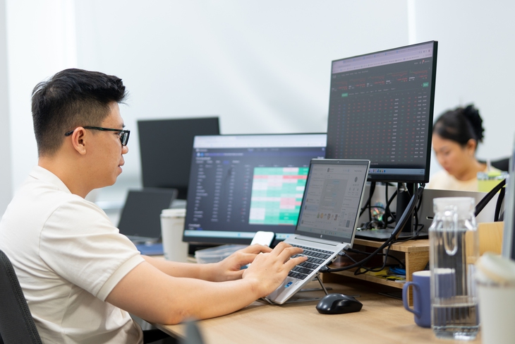 Hơn 70% cổ phiếu hưởng lợi trực tiếp từ sóng FDI  'giật lùi' - Ảnh 1.