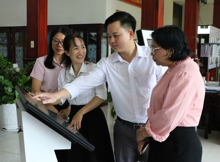 Cần Thơ kiểm tra giải quyết thủ tục hành chính tại nhiều xã, phường - Ảnh 1.