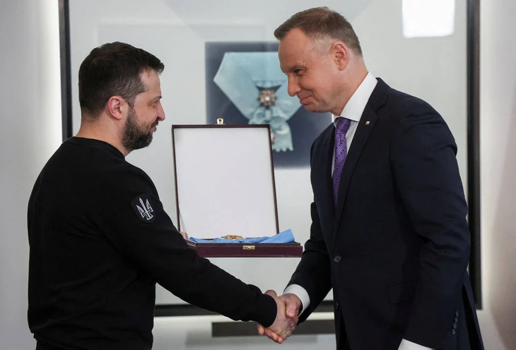 Leszek Miller yêu cầu Ukraine trả lại xe tăng và tiêm kích trong bối cảnh căng thẳng - Ảnh 1. Leszek Miller yêu cầu Ukraine trả lại xe tăng và tiêm kích trong bối cảnh căng thẳng - Ảnh 1.