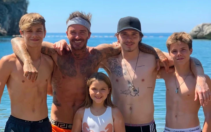 David Beckham nỗ lực hàn gắn với Brooklyn - Ảnh 1.
