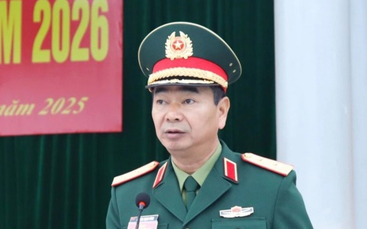 Trung tướng Trương Mạnh Dũng bàn giao Tư lệnh Quân khu 1 cho Thiếu tướng Trần Xuân Mạnh - Ảnh 4.