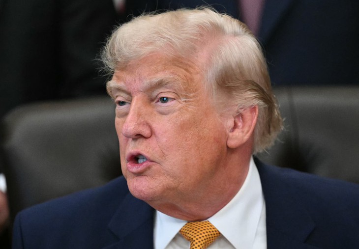 Ông Trump dọa bỏ tù những ai phá hoại hồ phản chiếu ở Washington, đã bắt 5 người - Ảnh 1. Ông Trump dọa bỏ tù những ai phá hoại hồ phản chiếu ở Washington, đã bắt được 5 người - Ảnh 1.