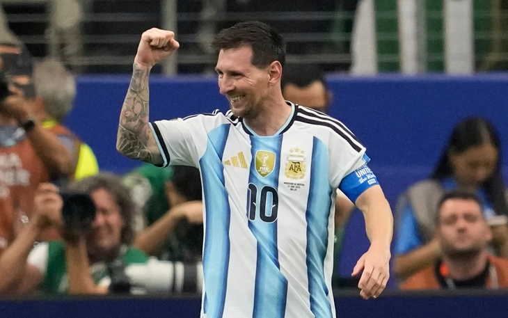 Mbappe tố bị FIFA 'làm khó' trong cuộc đua ghi bàn với Messi - Ảnh 2.