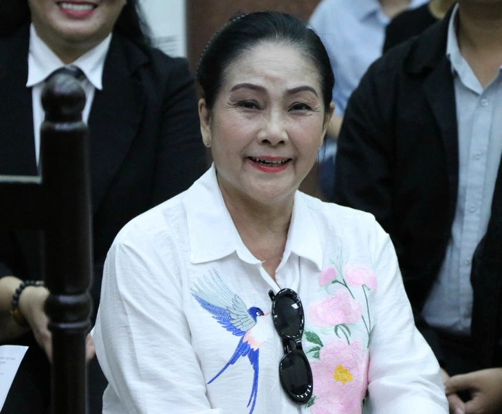 Lại hoãn tòa vụ tranh chấp thừa kế trong gia đình cố nghệ sĩ Vũ Linh - Ảnh 1. Lại hoãn tòa vụ tranh chấp thừa kế trong gia đình cố nghệ sĩ Vũ Linh - Ảnh 1.