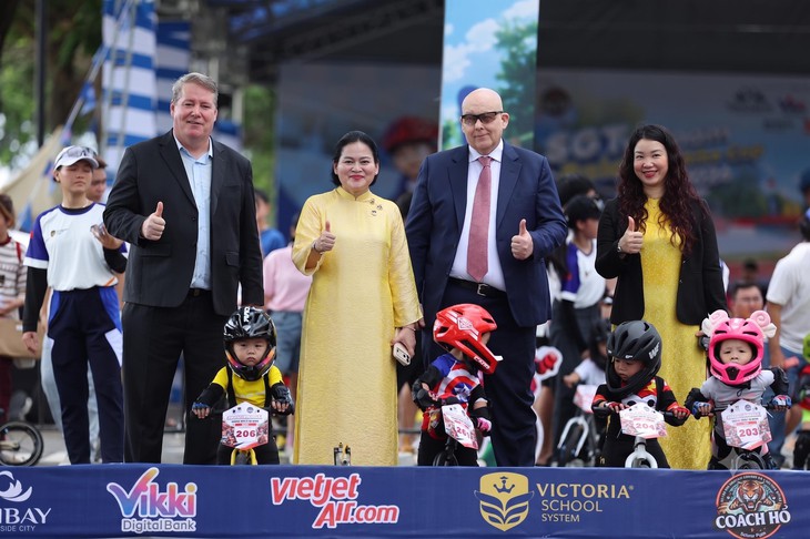 Victoria School tổ chức giải đua xe thăng bằng cho trẻ em - Ảnh 2.