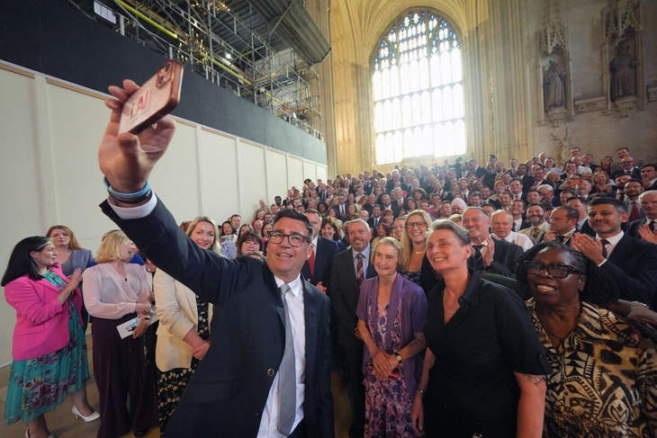 'Vua phương Bắc' Andy Burnham - ứng viên số một cho ghế Thủ tướng Anh - Ảnh 4.