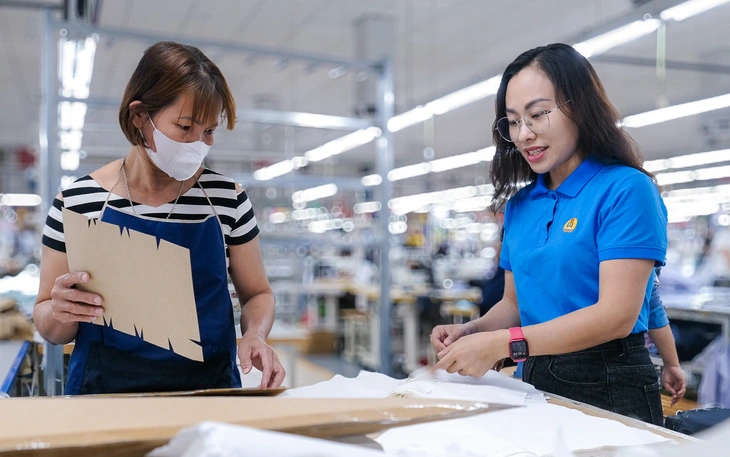 Áp lực tiền lương khiến nhiều người ngại cưới, sinh con - Ảnh 3.