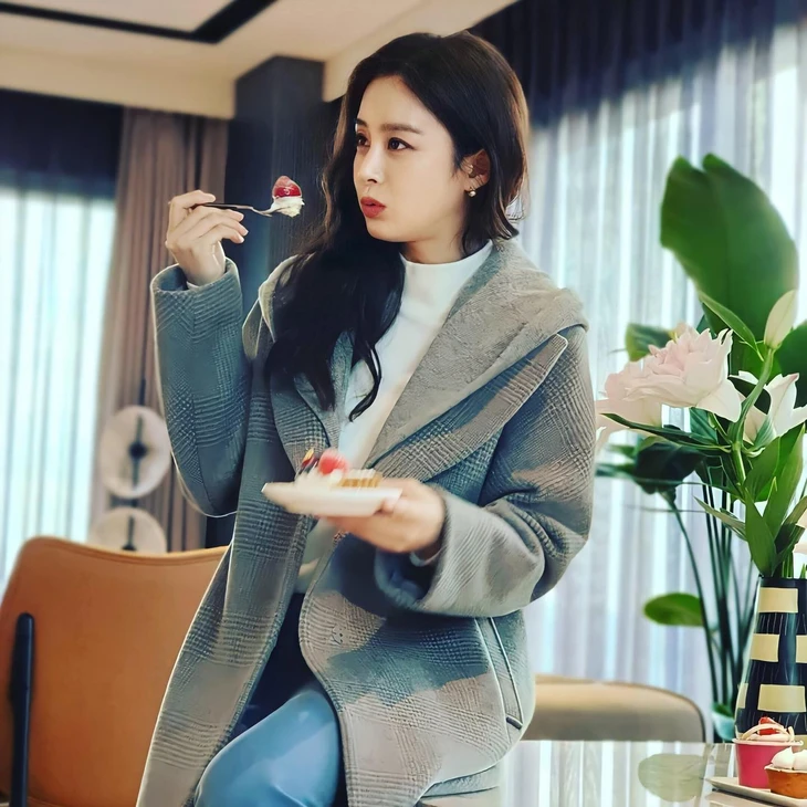 Phong cách của Kim Tae Hee - Ảnh 4.