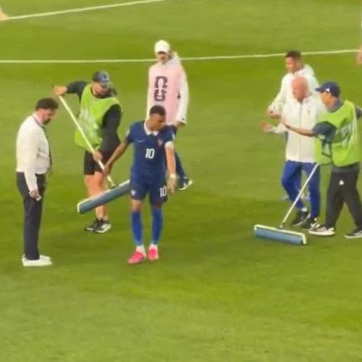 Mbappe tố bị FIFA 'làm khó' trong cuộc đua ghi bàn với Messi - Ảnh 2.