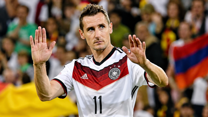 Bị Messi phá kỷ lục, huyền thoại Klose phản ứng gây bất ngờ? - Ảnh 1.
