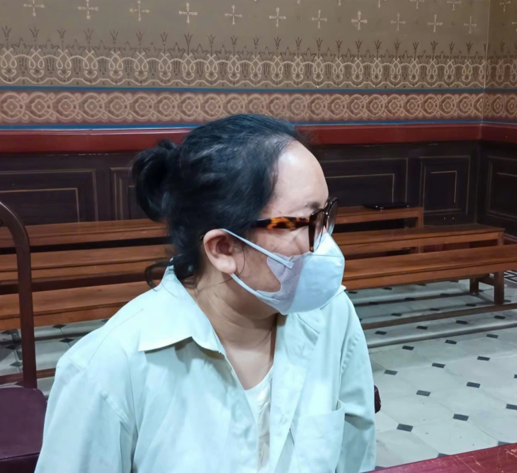 Lừa 31 người chuyển tiền làm lễ 'đuổi vong', cúng giải hạn lĩnh án chung thân - Ảnh 1. Lừa khách chuyển tiền "đuổi vong", nữ bị cáo lĩnh án chung thân - Ảnh 1.