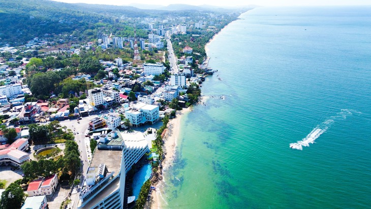 Đề xuất mở 5 đường nhánh kết nối từ đường Trần Hưng Đạo xuống biển ở Phú Quốc - Ảnh 1.