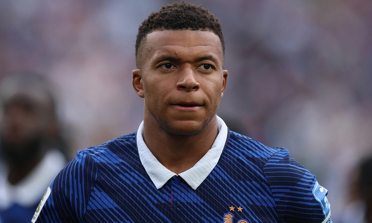 Mbappe tố bị FIFA 'làm khó' trong cuộc đua ghi bàn với Messi - Ảnh 1.
