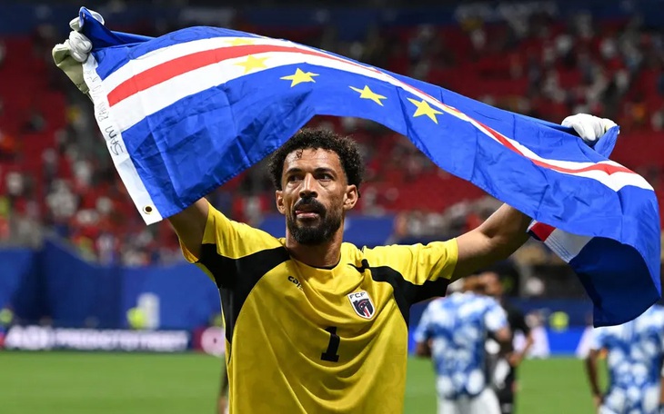 Vozinha và câu chuyện truyền cảm hứng nhất World Cup - Ảnh 1.