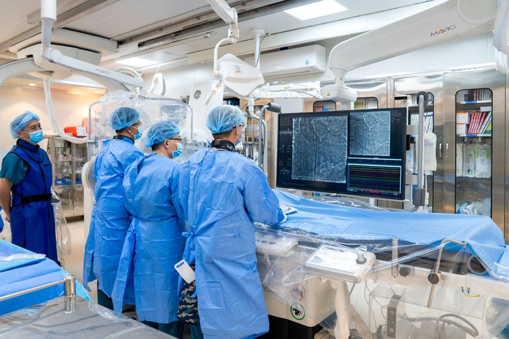 Thay van tim không cần mổ hở tại Bệnh viện Hoàn Mỹ Sài Gòn nă - Ảnh 2.