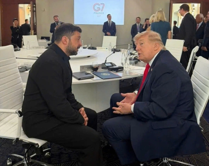 Ông Trump nói 'ấn tượng' với thành công quân sự của Ukraine - Ảnh 1. Ông Trump nói 'ấn tượng' với thành công quân sự của Ukraine - Ảnh 1.