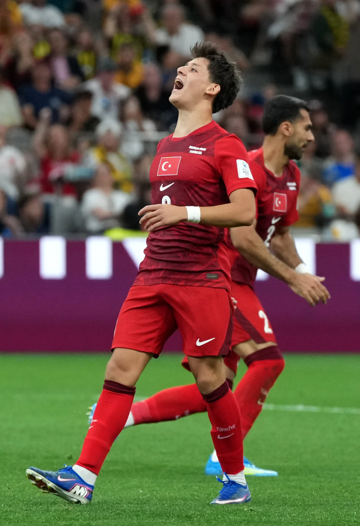 Tuyển thủ Thổ Nhĩ Kỳ từ chối nhận quà biệt thự sau cú sốc World Cup 2026 - Ảnh 1.